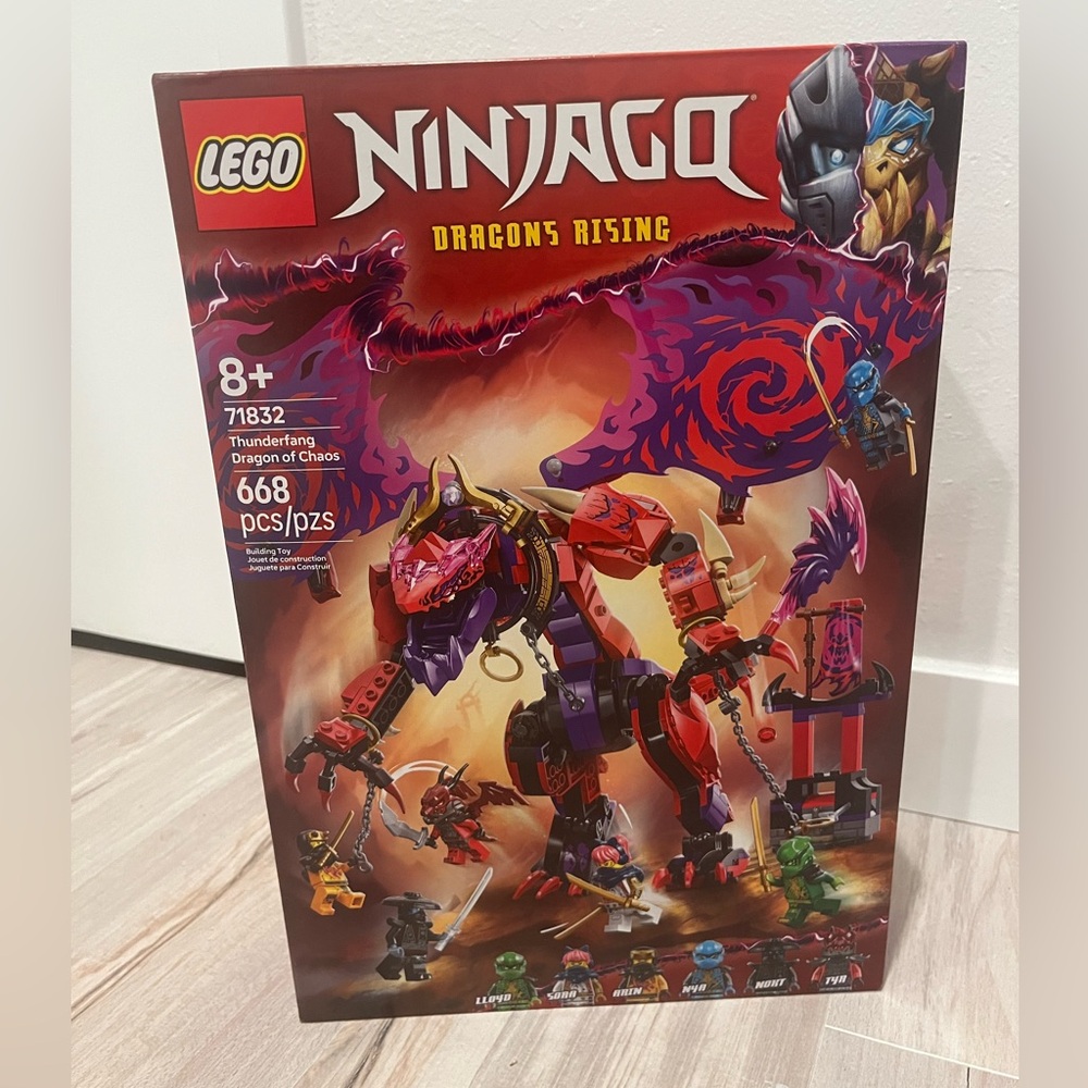 LEGO Ninjago Dragons Rising Thunderdragon - Red and Purple 71832 - Picture 6 of 12